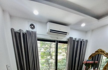 1 ngoặt vào nhà Giảng Võ 37m2 x 4 tầng, ngõ thông tứ tung, 5.3 tỷ